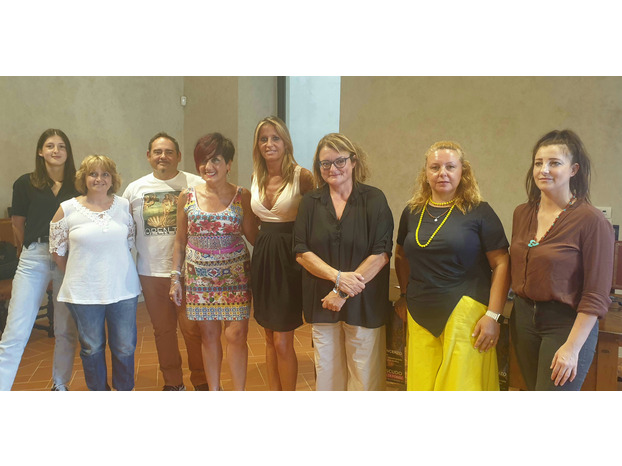 Mostra "Sciarpa d'artista - La grandezza rinascimentale nella poetica di una stoffa" dell'artista Vincenzo Nasuto