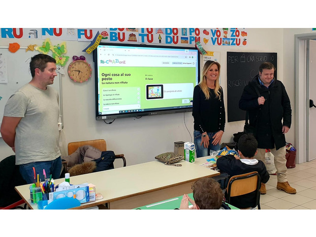 A scuola con la "Ri-Creazione" di Sei Toscana sui rifiuti