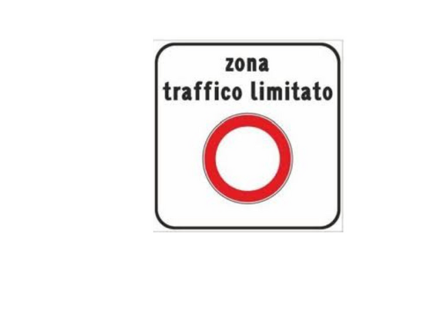 Nuovo orario per la regolamentazione della ZTL in via Roma