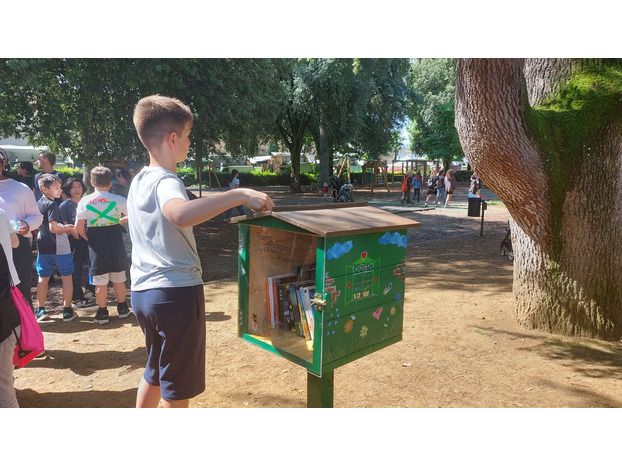 6. casetta scambio libri.jpg